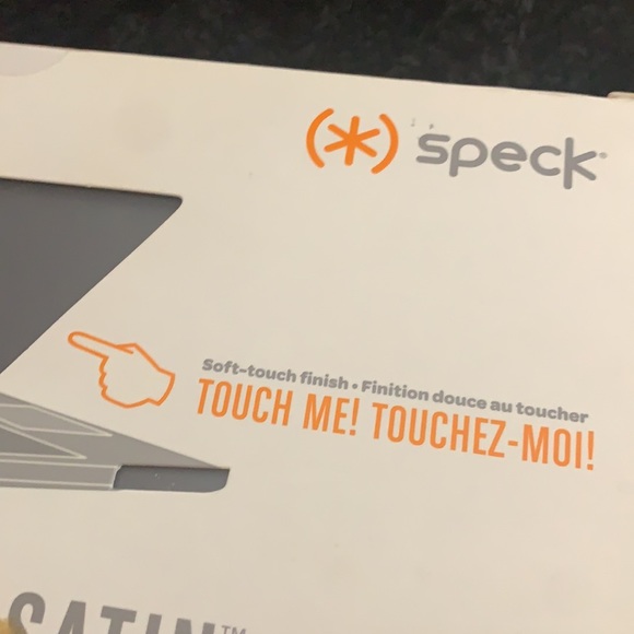 Speck Black Matte Macbook Pro 13” Hard Shell Case - Picture 3 of 6